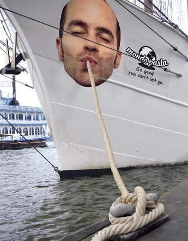 50 AMAZING Guerrilla Marketing Ideas! 49 Mondo Past - Bon appetit!
