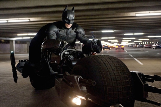 video-batman-pris-retraite-japon-super-heros-comics-680x453